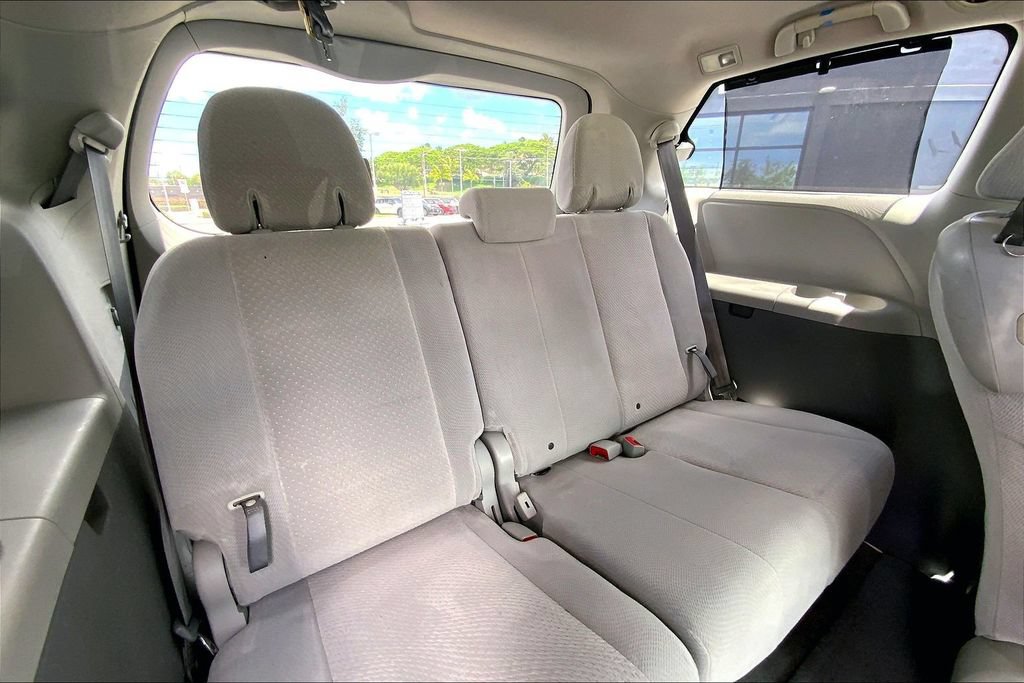 Used 2014 Toyota Sienna LE FWD image 25