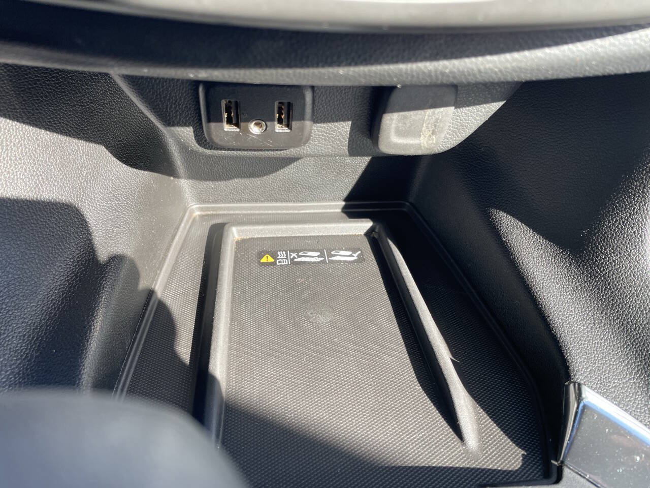 Used 2023 Chevrolet Traverse LT FWD image 26