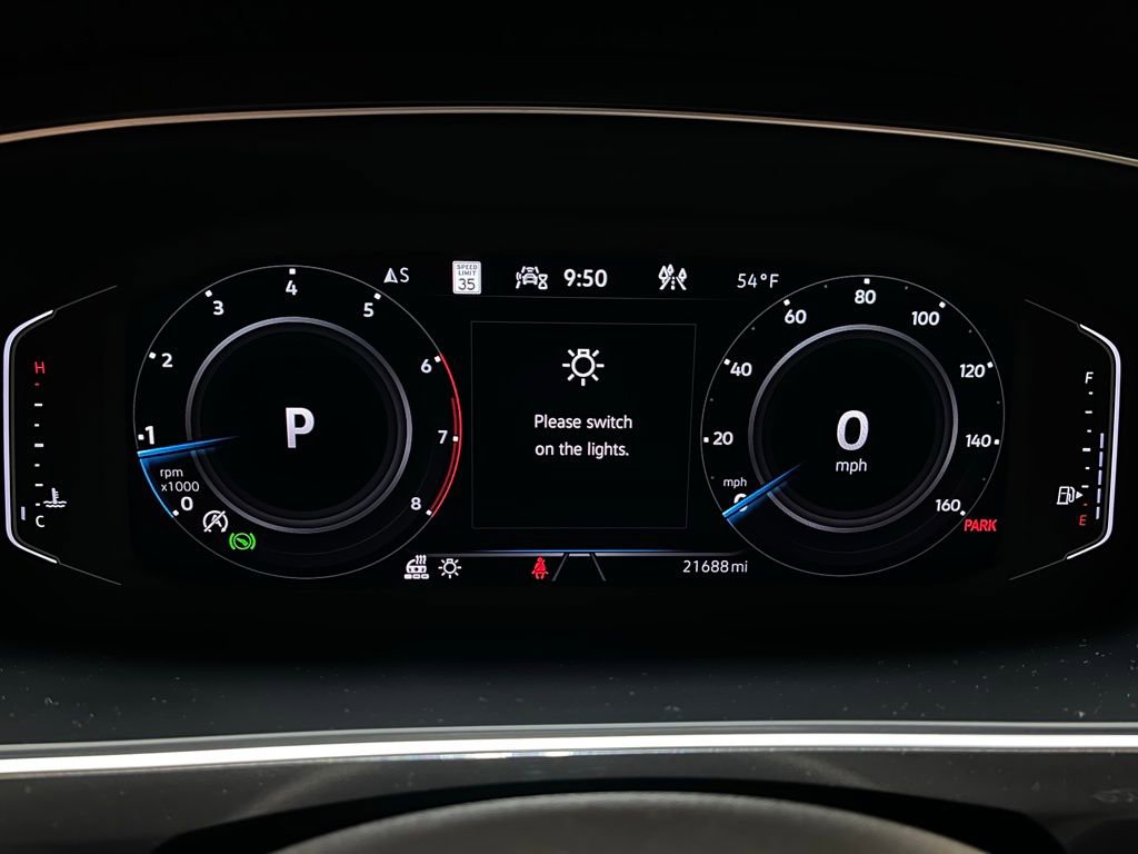 Used 2023 Volkswagen Tiguan SEL R-Line image 5