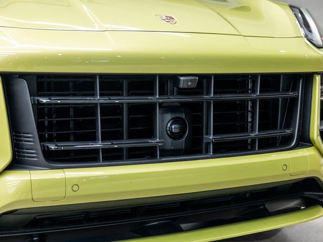 Certified 2024 Porsche Cayenne Turbo GT image 19