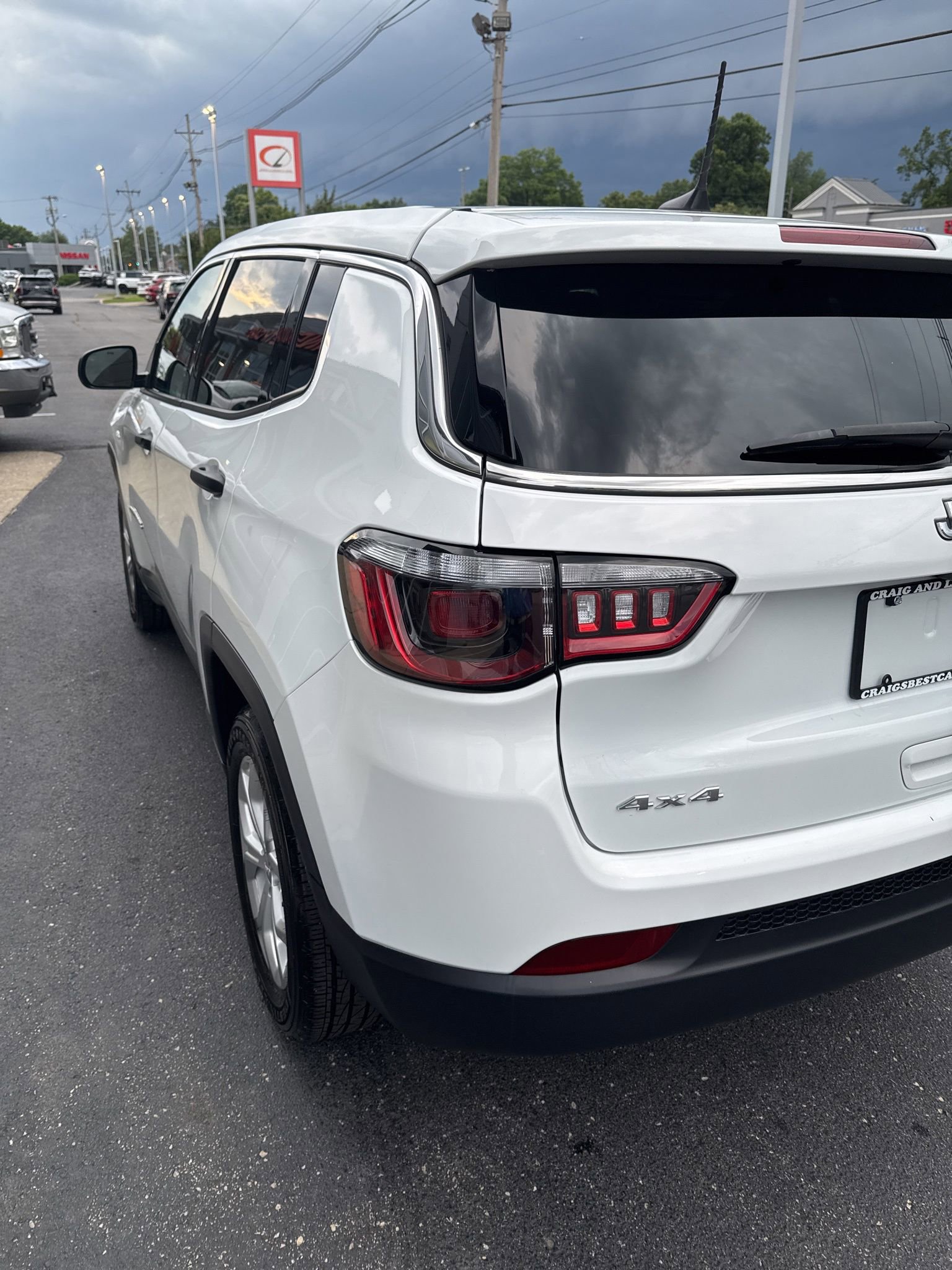 Used 2024 Jeep Compass Sport image 21