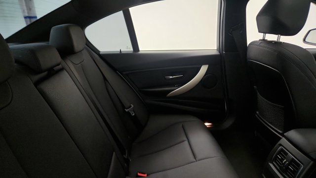 Used 2018 BMW 320i xDrive Sedan AWD/4WD image 38
