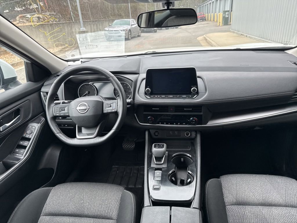 Used 2025 Nissan Rogue SV image 7