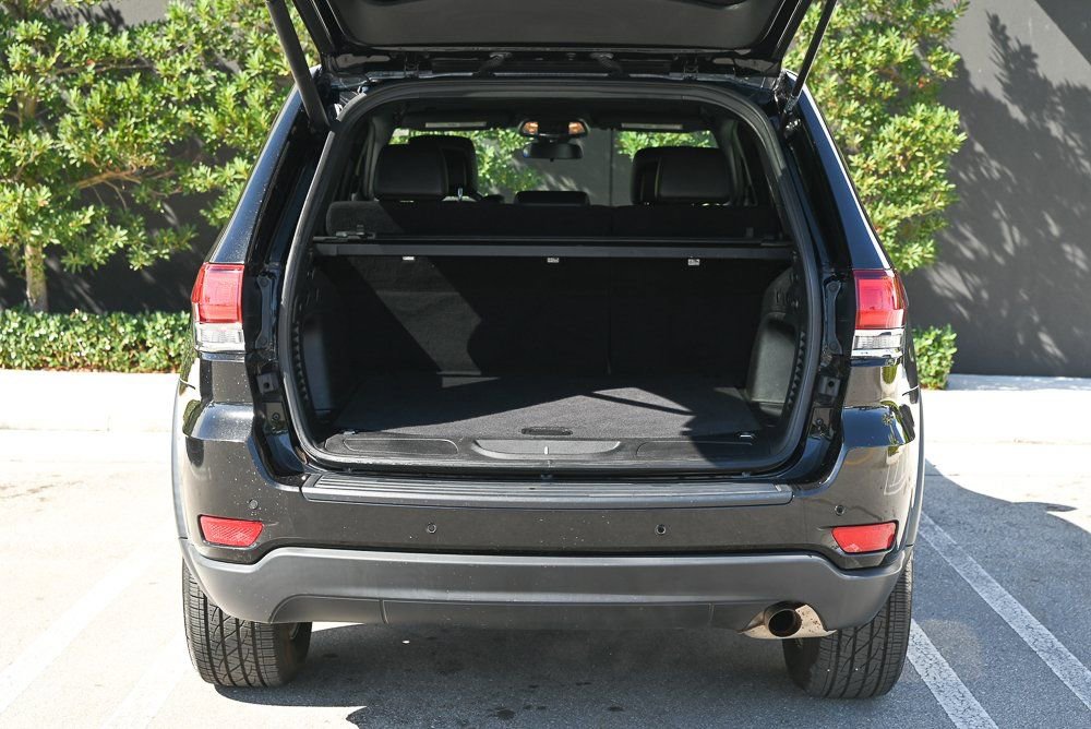 Used 2021 Jeep Grand Cherokee Laredo X RWD image 10