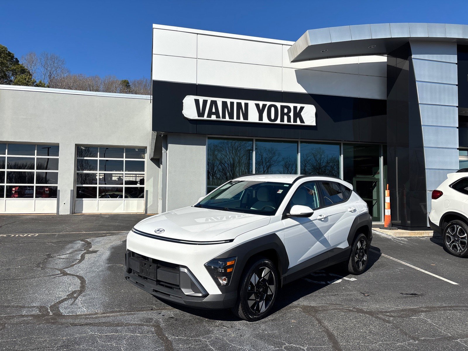 Used 2024 Hyundai Kona SEL image 1