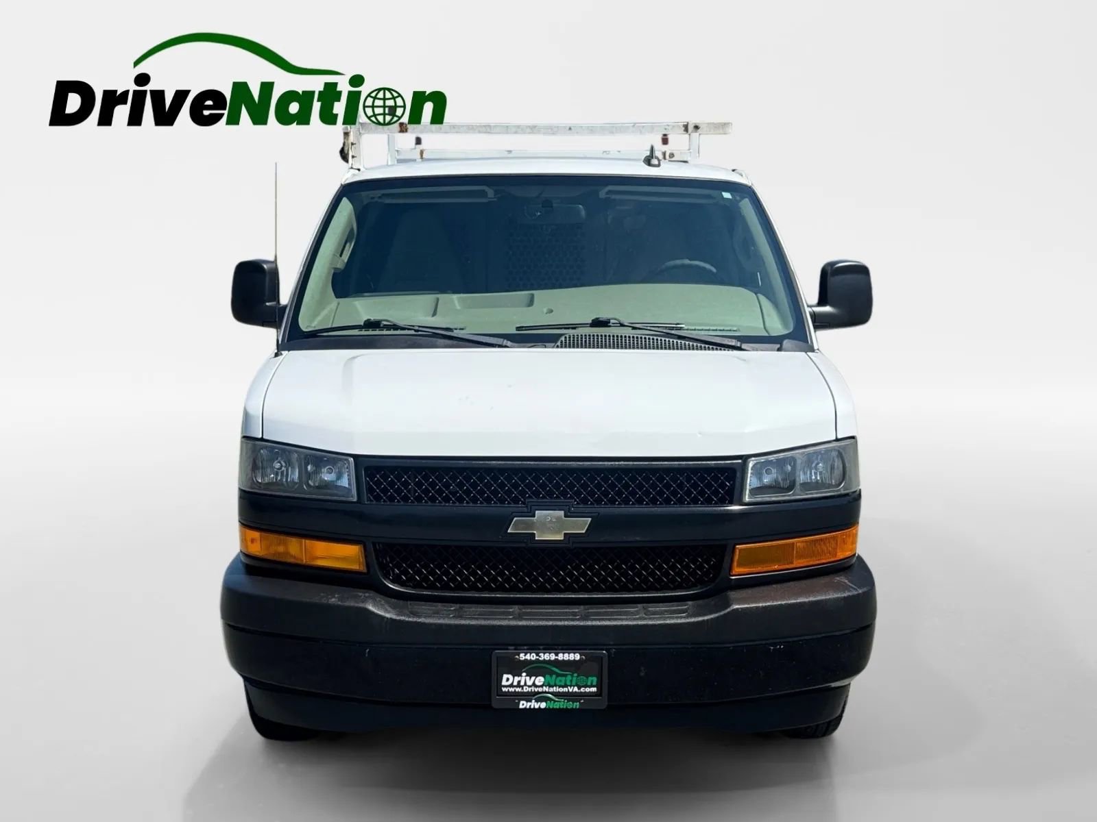 Used 2018 Chevrolet Express 2500 w/ Driver Convenience Package RWD image 2