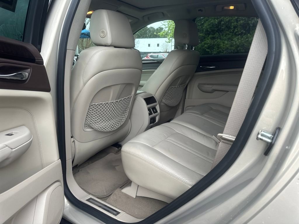 Used 2010 Cadillac SRX Luxury image 16