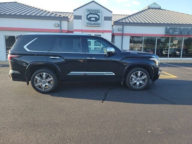 Used 2024 Toyota Sequoia Capstone AWD/4WD image 5