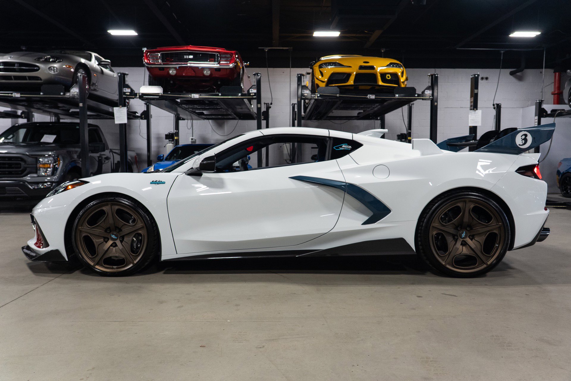Used 2022 Chevrolet Corvette Stingray Premium Cpe w/ Z51 Performance Package image 2