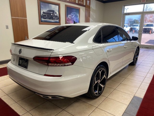 Used 2020 Volkswagen Passat 2.0T R-Line image 3