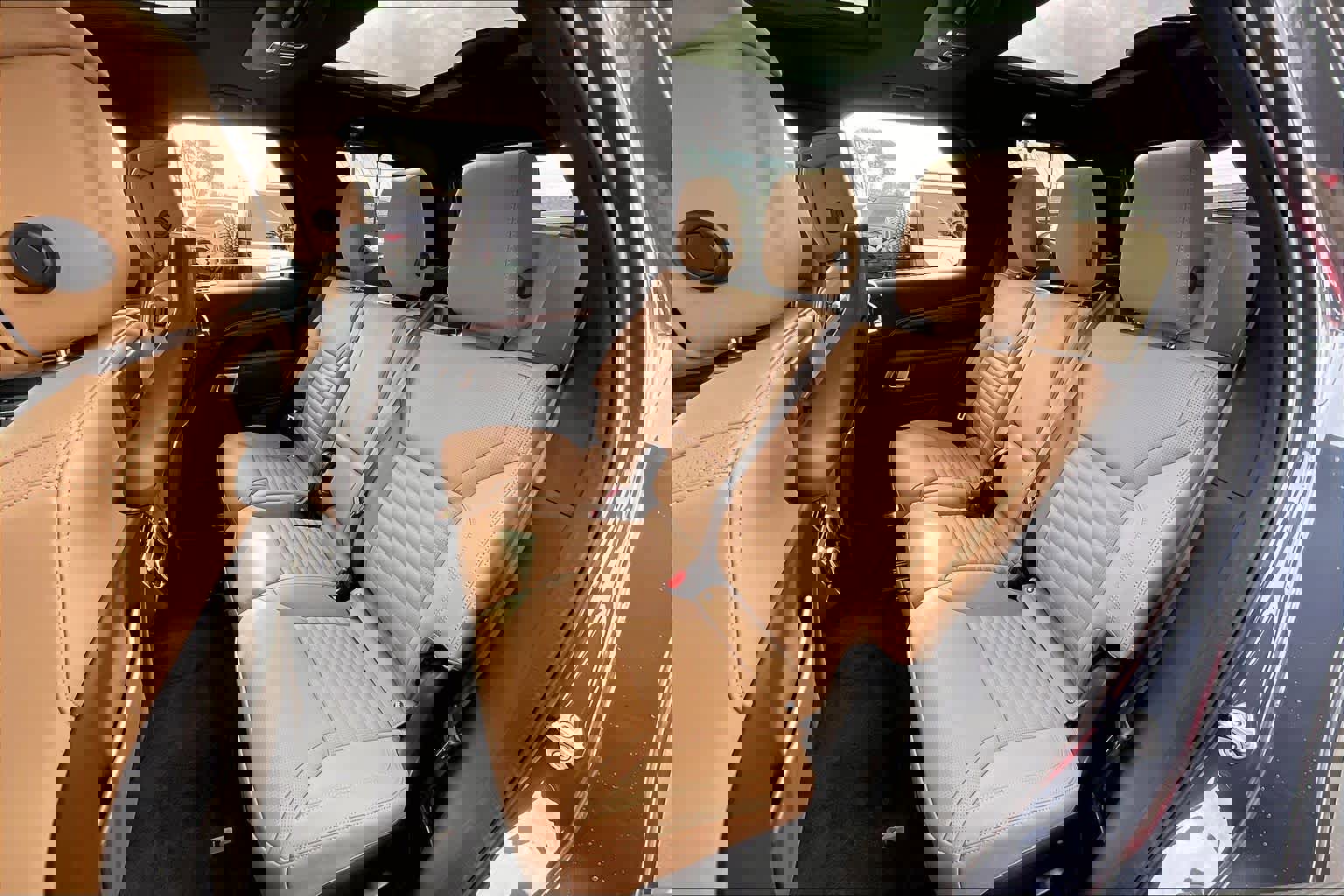 New 2026 Land Rover Discovery Dynamic SE image 12