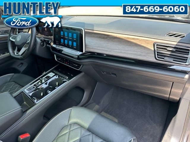 Used 2024 Volkswagen Atlas SEL Premium R-Line image 11