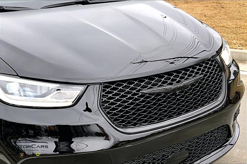 Used 2025 Chrysler Pacifica Select image 29