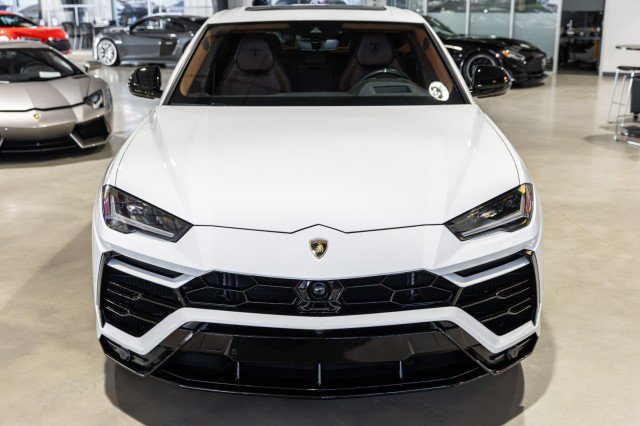 Used 2022 Lamborghini Urus AWD/4WD image 9