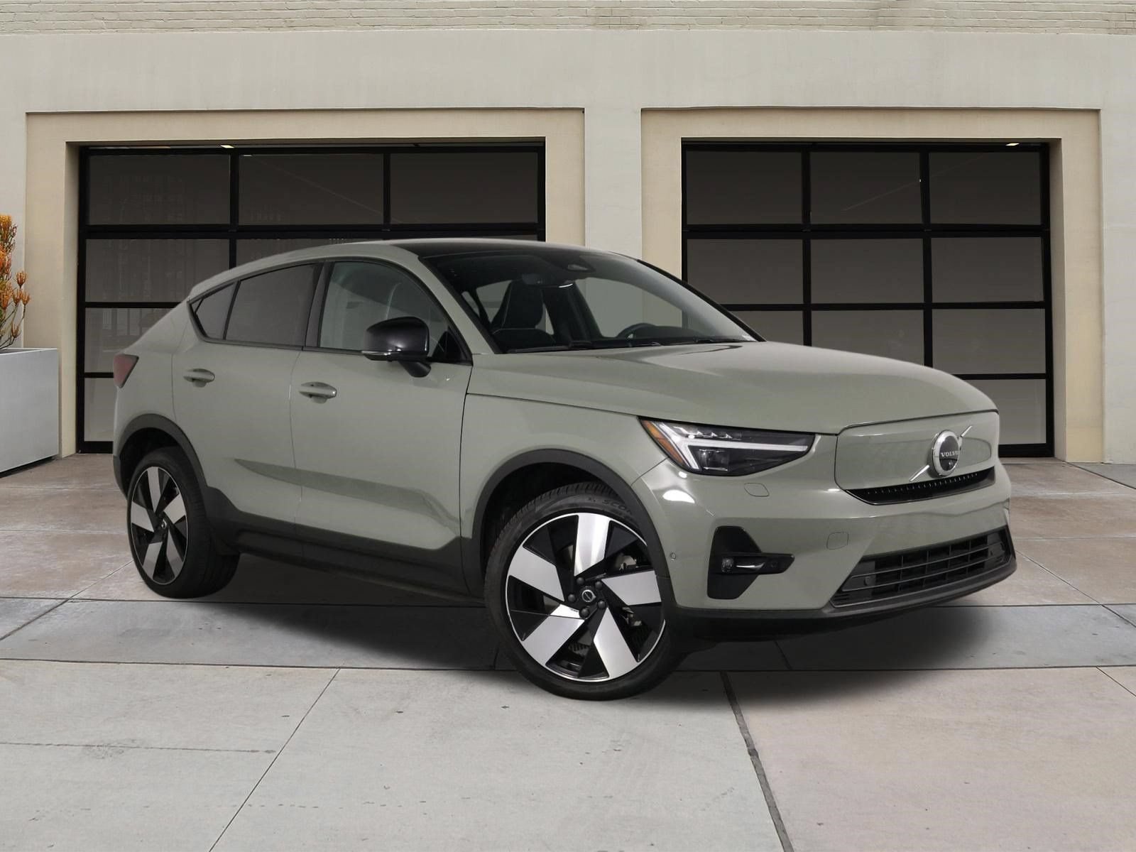 Used 2023 Volvo C40 P8 Recharge Ultimate w/ Protection Package Premier AWD/4WD image 32