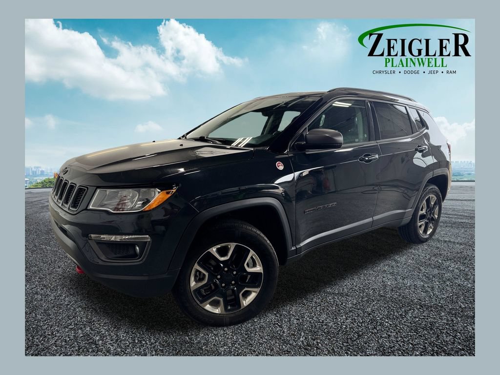 Used 2018 Jeep Compass Trailhawk w/ Leather Interior Group AWD/4WD image 1