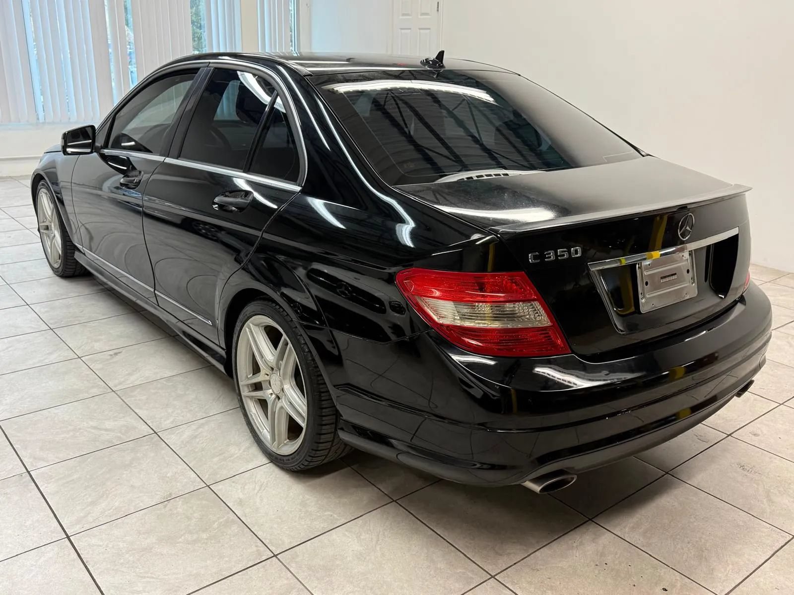 Used 2011 Mercedes-Benz C 350 Sport image 7