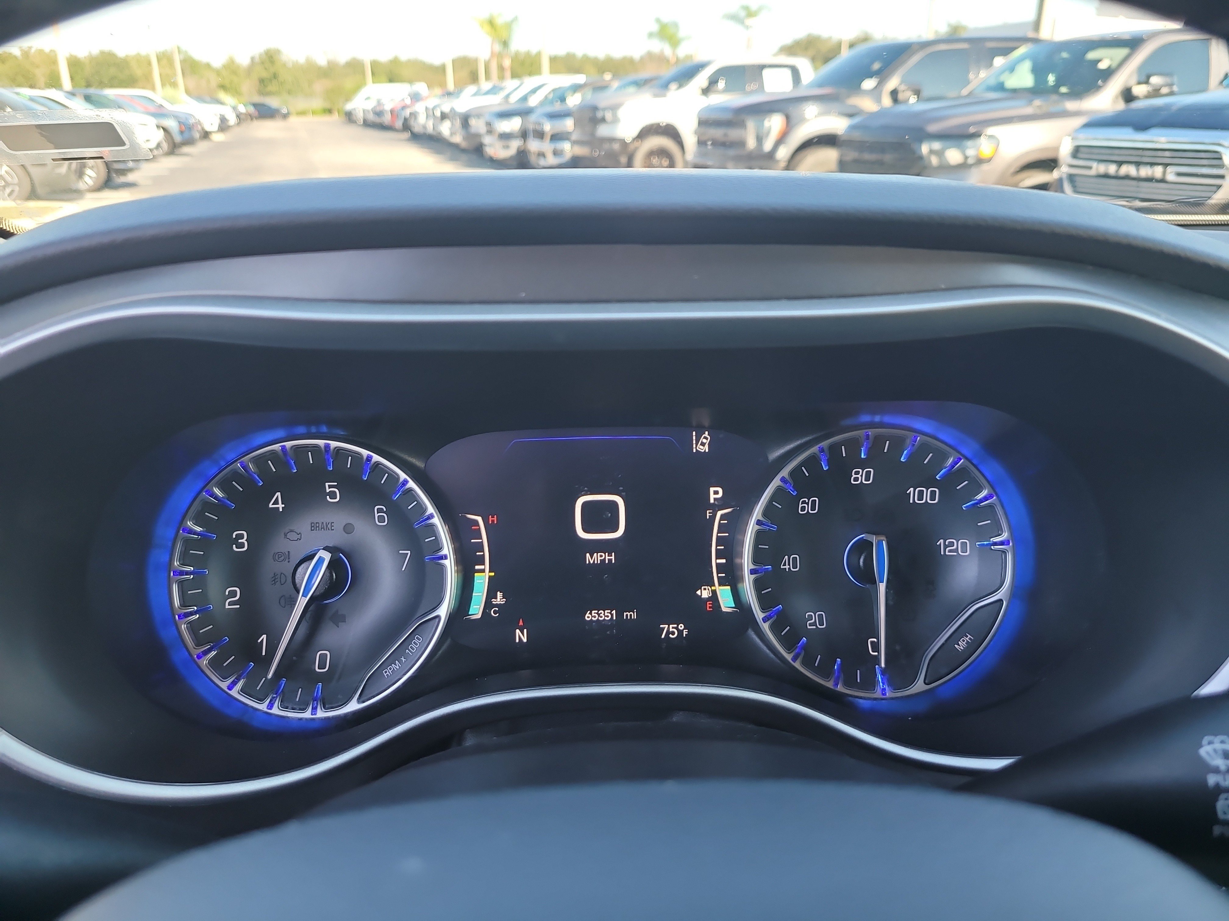 Used 2024 Chrysler Pacifica Touring-L FWD image 28