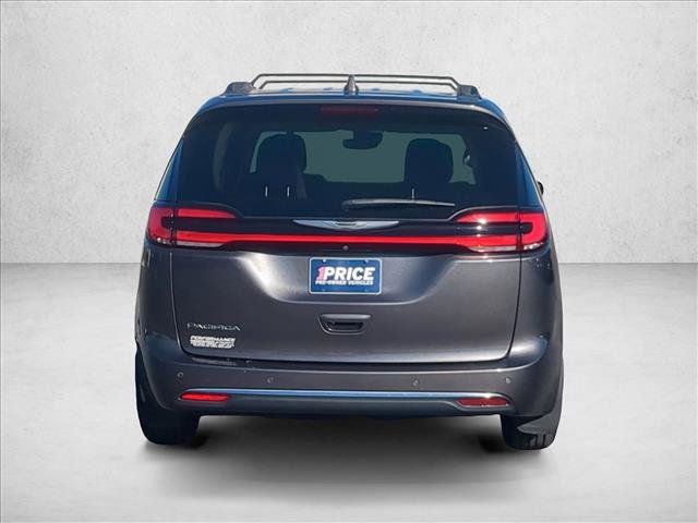 Used 2021 Chrysler Pacifica Touring FWD image 7