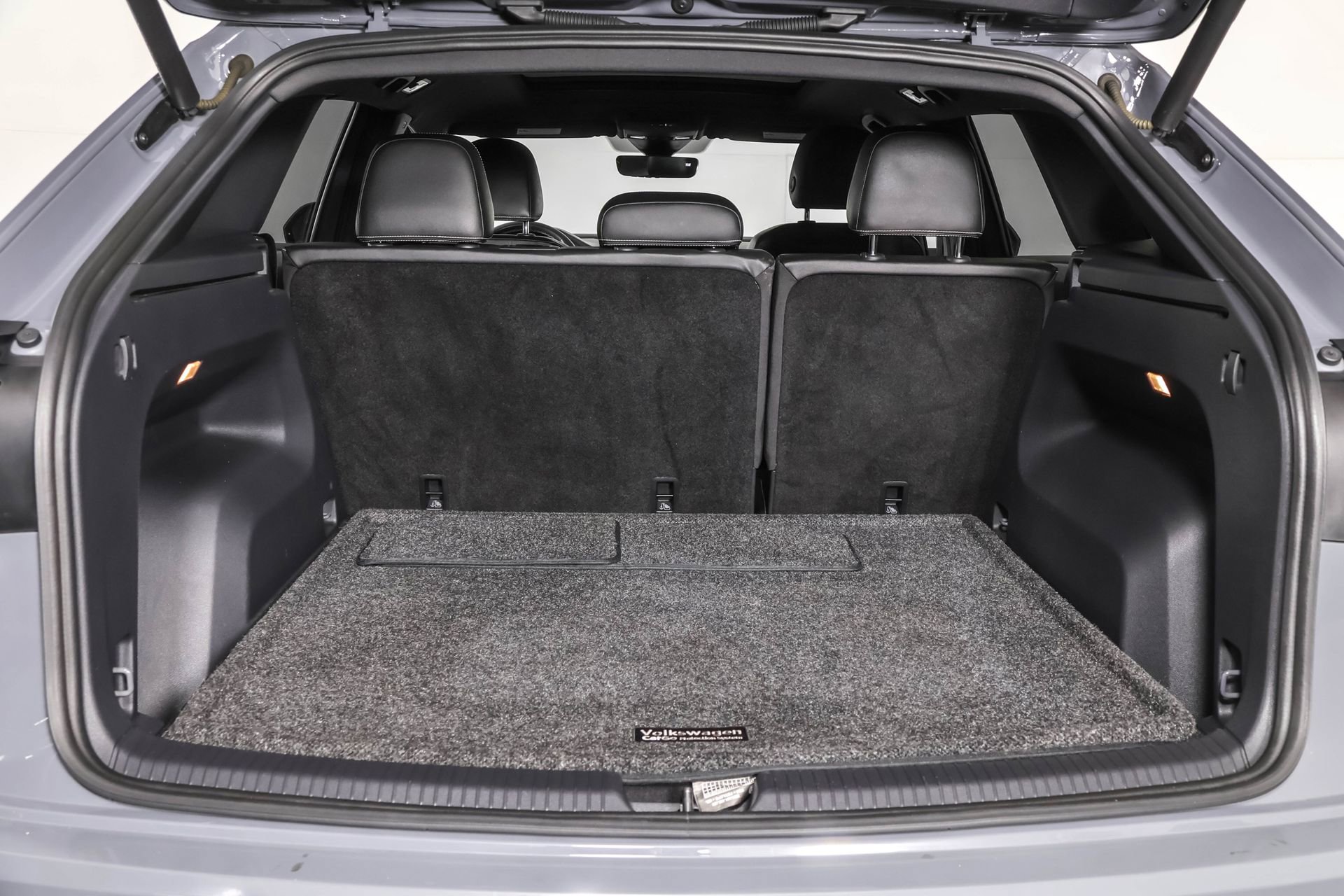 Used 2022 Volkswagen Atlas Cross Sport SEL image 42