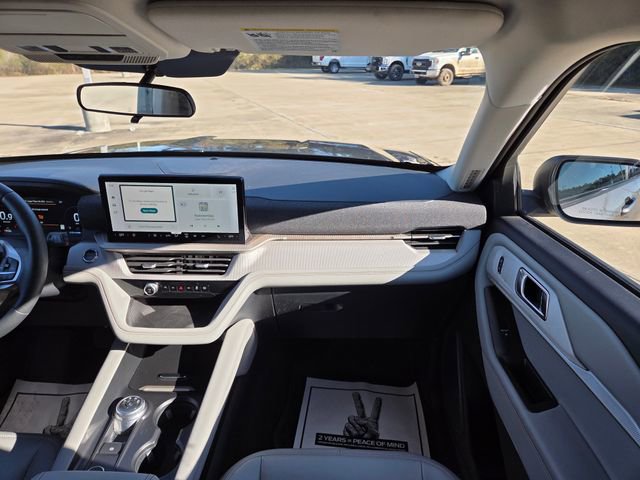 Used 2025 Ford Explorer Active w/ Active Comfort Package image 20