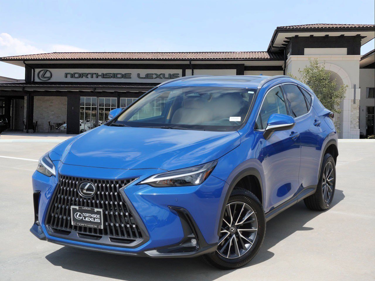 Used 2025 Lexus NX 250 FWD w/ Towing Package (2000 Lbs) image 1