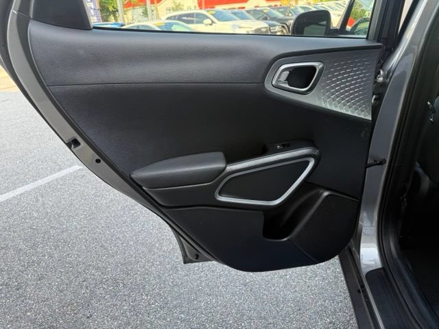Used 2024 Kia Soul LX w/ Option Group 015 FWD image 30