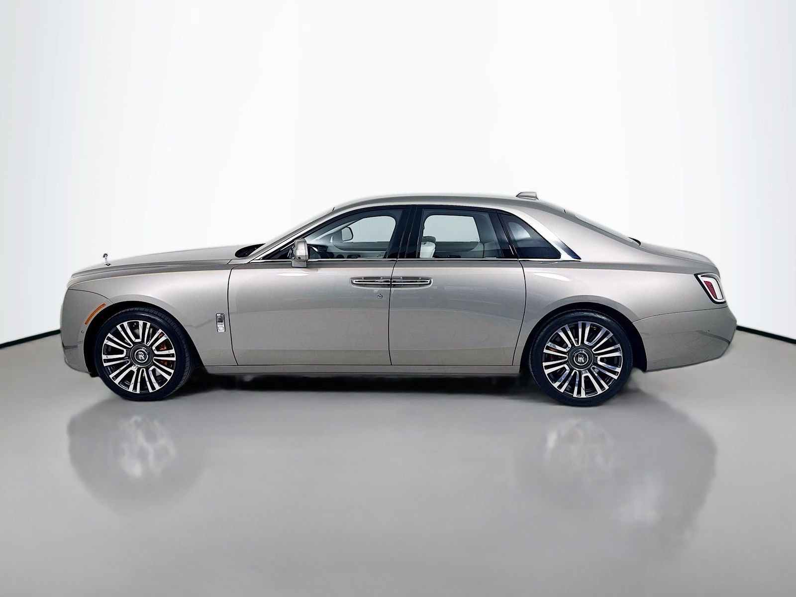 Certified 2025 Rolls-Royce Ghost image 4