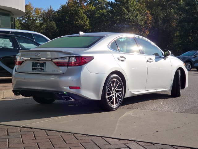 Used 2016 Lexus ES 350 w/ Luxury Package w/Wood Trim FWD image 28
