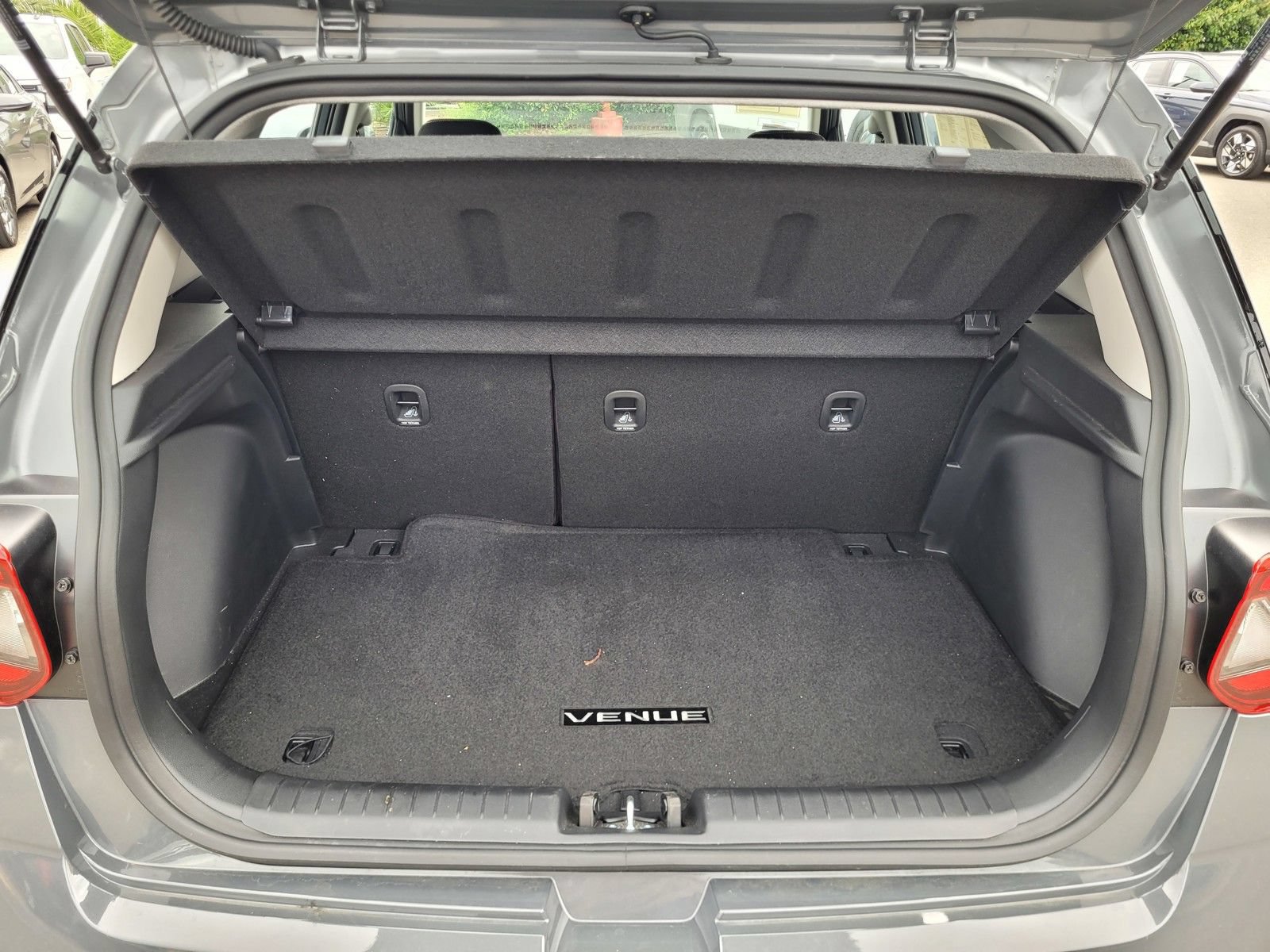 Certified 2026 Hyundai Venue SEL FWD image 33