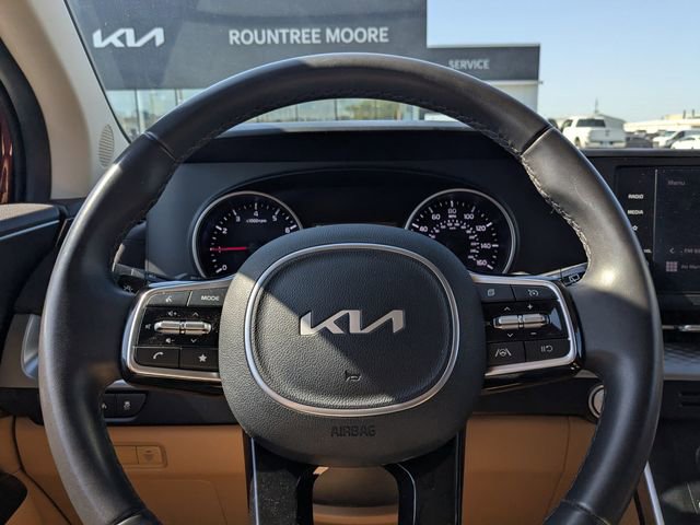 Used 2024 Kia Carnival LX FWD image 23
