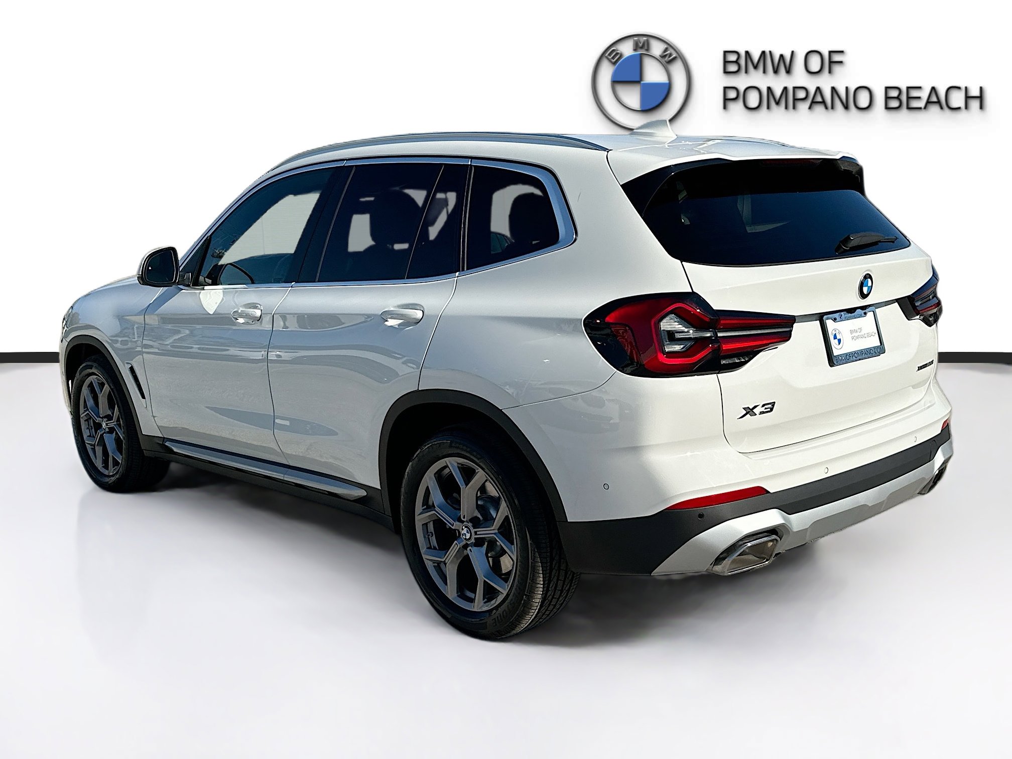 Used 2023 BMW X3 xDrive30i w/ Premium Package image 4
