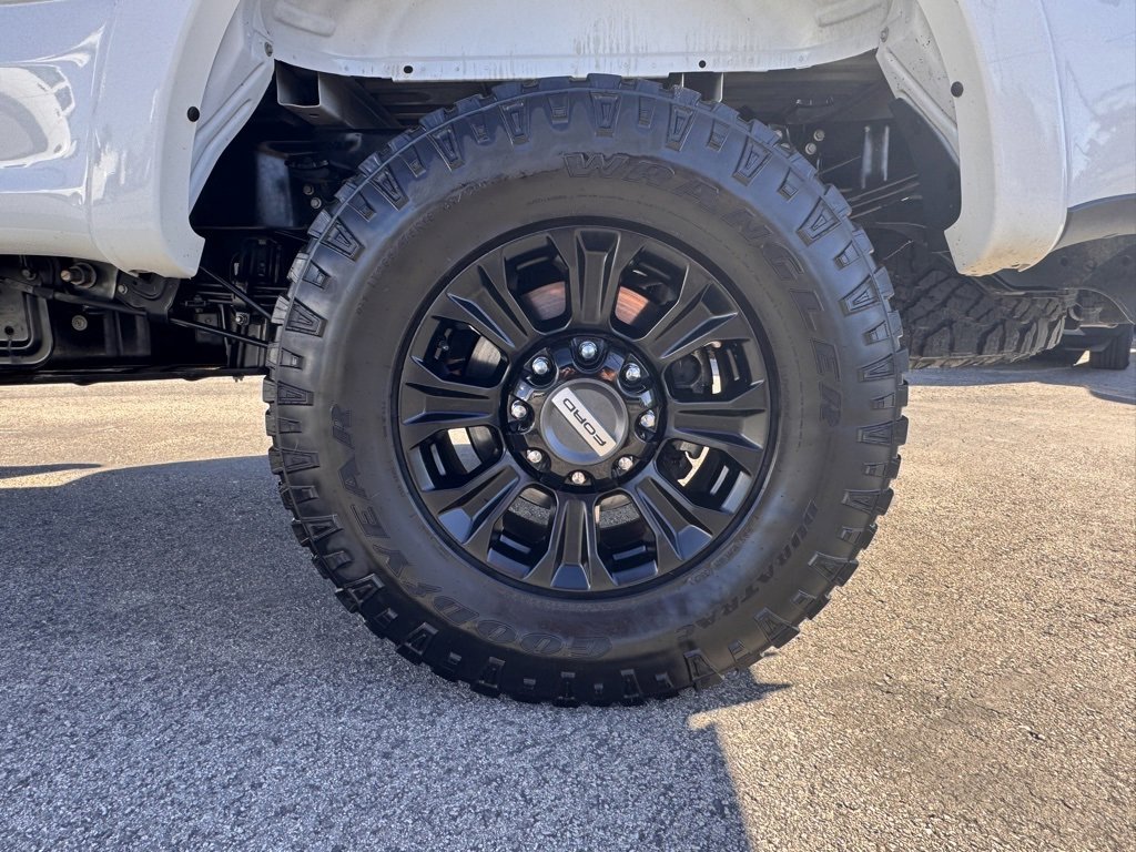 Used 2022 Ford F350 Lariat w/ Tremor Off-Road Package image 13