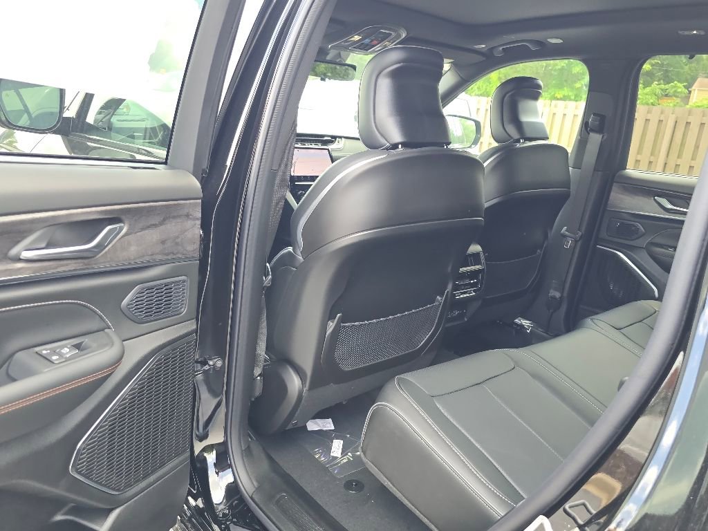 New 2025 Jeep Grand Cherokee Overland w/ Adv Protech Group III image 5