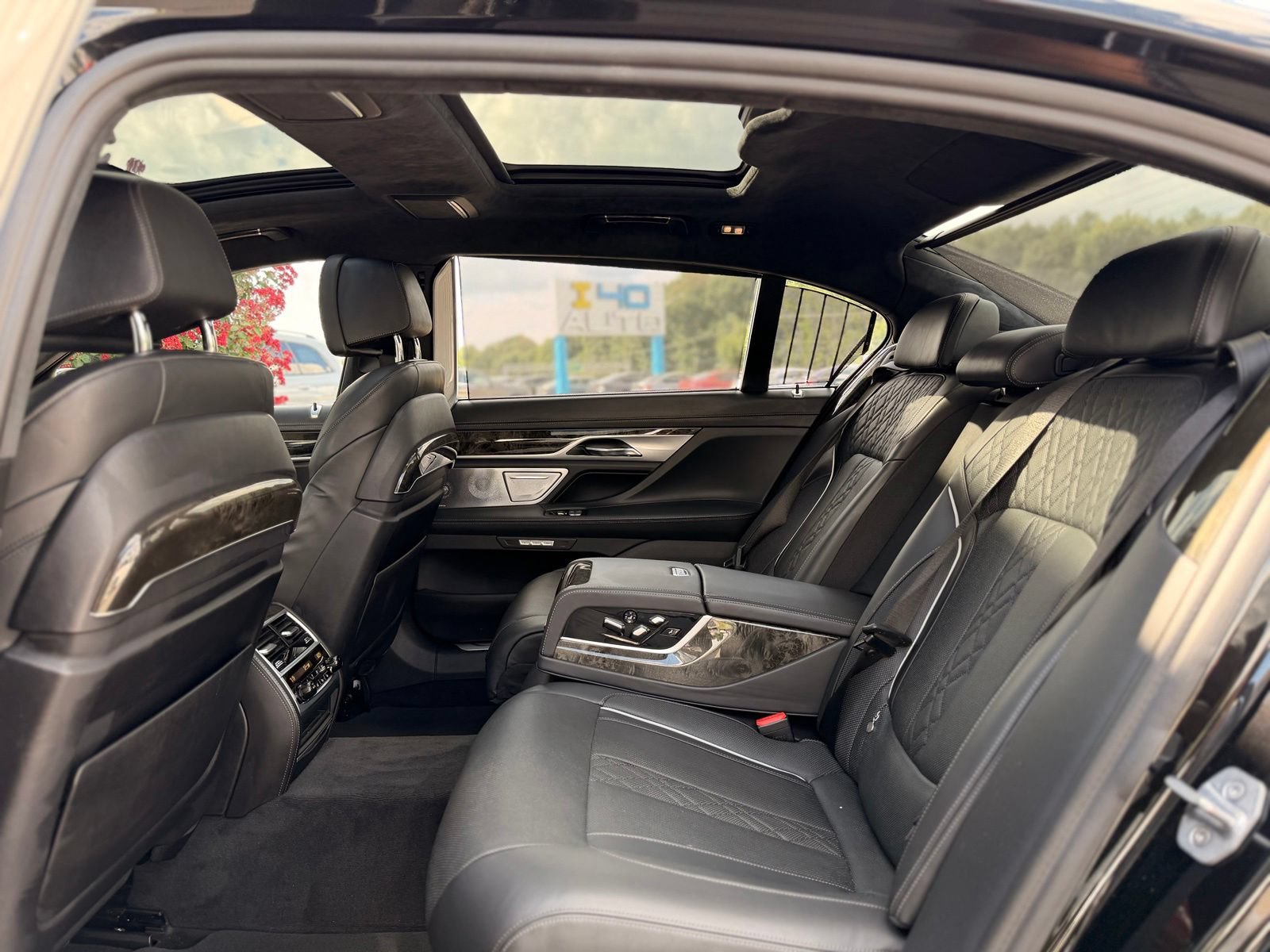 Used 2018 BMW M760i xDrive AWD/4WD image 28