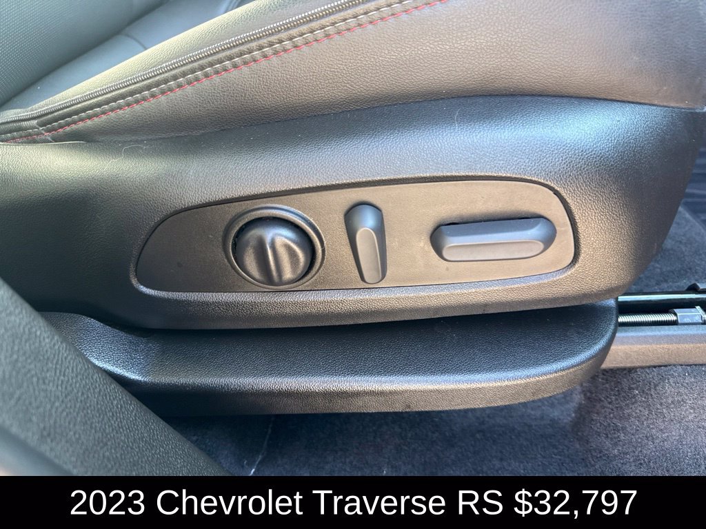 Used 2023 Chevrolet Traverse RS w/ LPO, Floor Liner Package AWD/4WD image 22