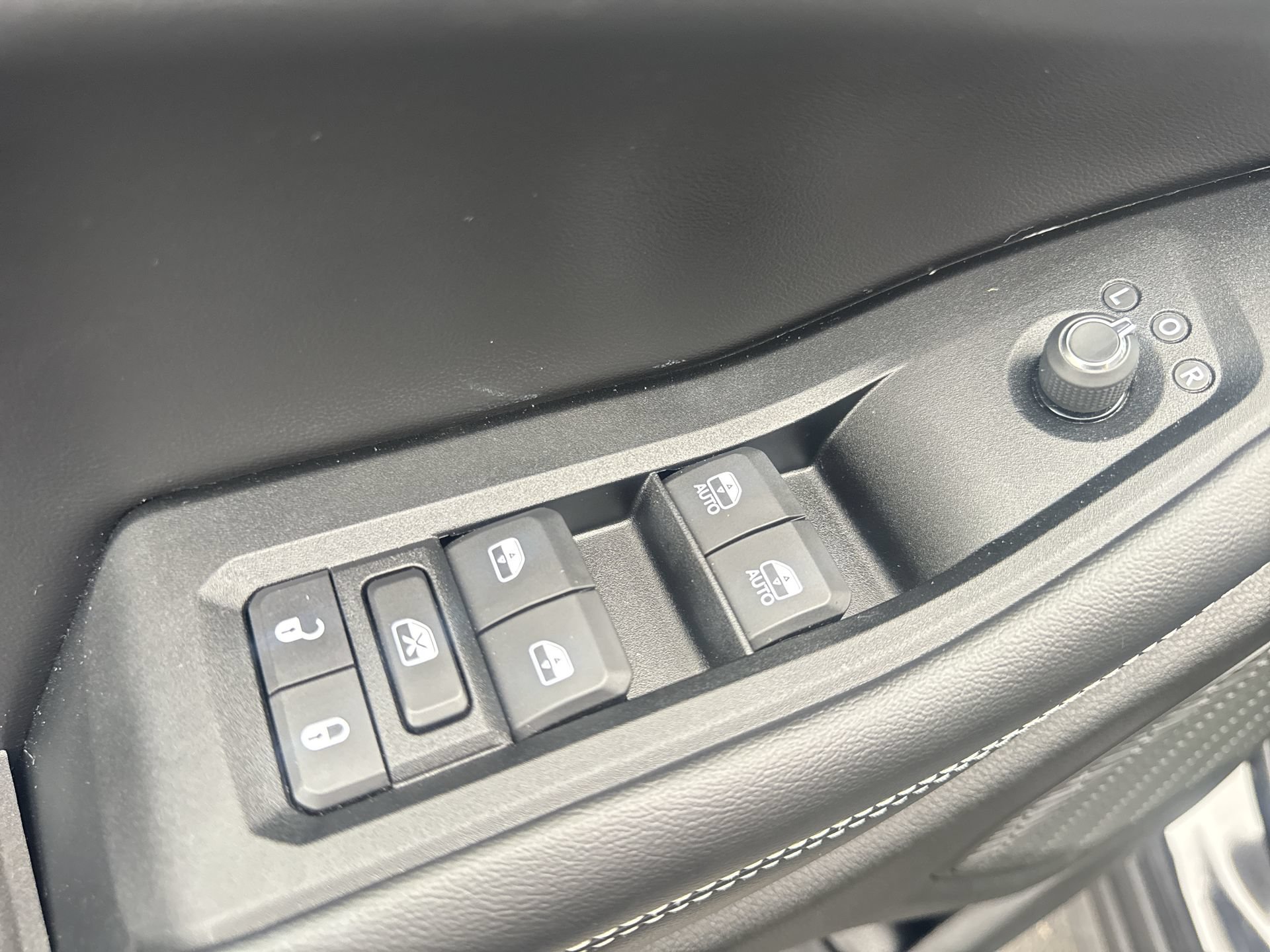Used 2023 Jeep Grand Cherokee Altitude AWD/4WD image 13