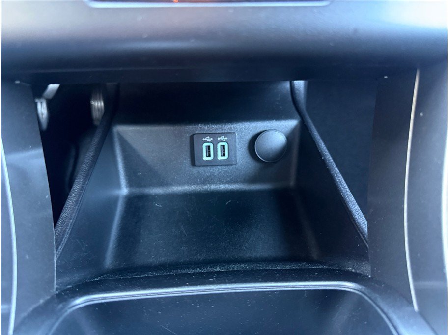 Used 2019 Ford Fusion SE FWD image 21