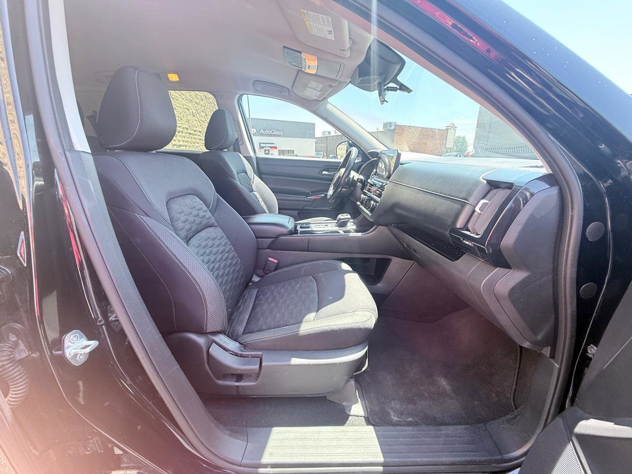 Used 2022 Nissan Pathfinder SV AWD/4WD image 11