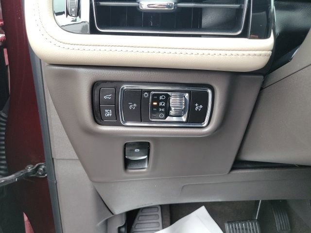 Used 2023 Lincoln Nautilus AWD w/ Premium Package image 43