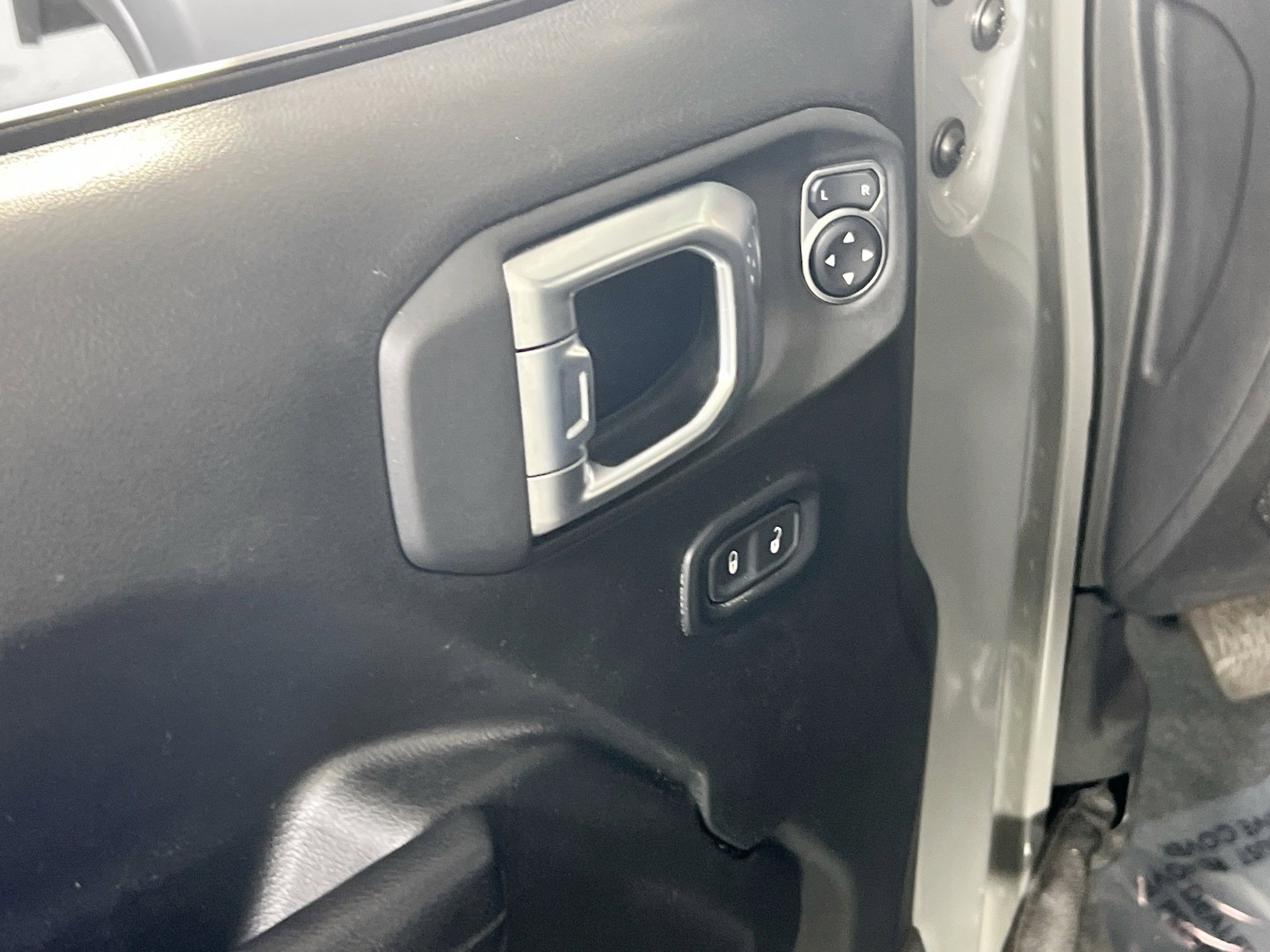 Used 2022 Jeep Wrangler Unlimited Rubicon w/ LED Lighting Group image 18