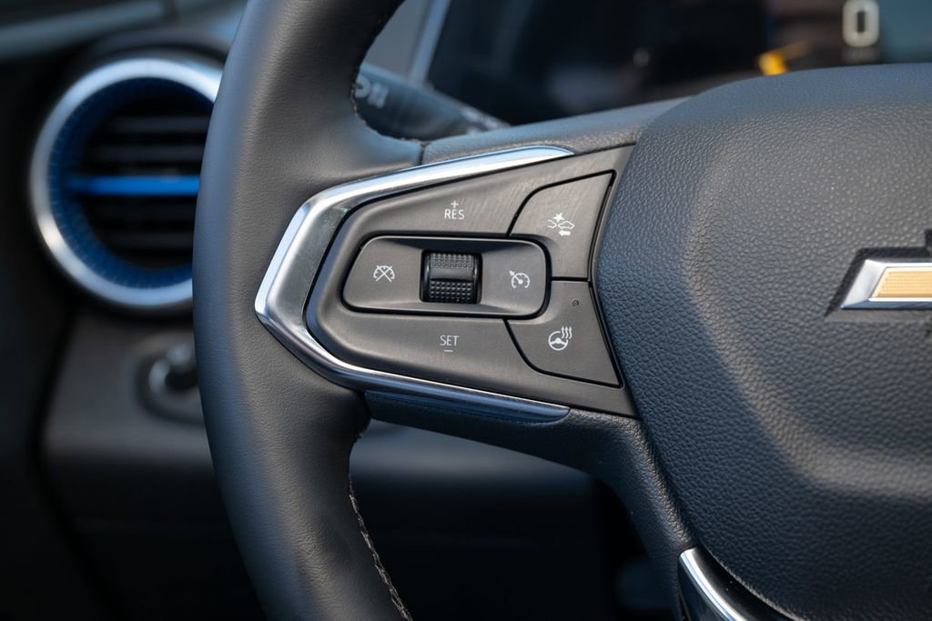 Used 2026 Chevrolet Trax LT w/ LT Convenience Package FWD image 23