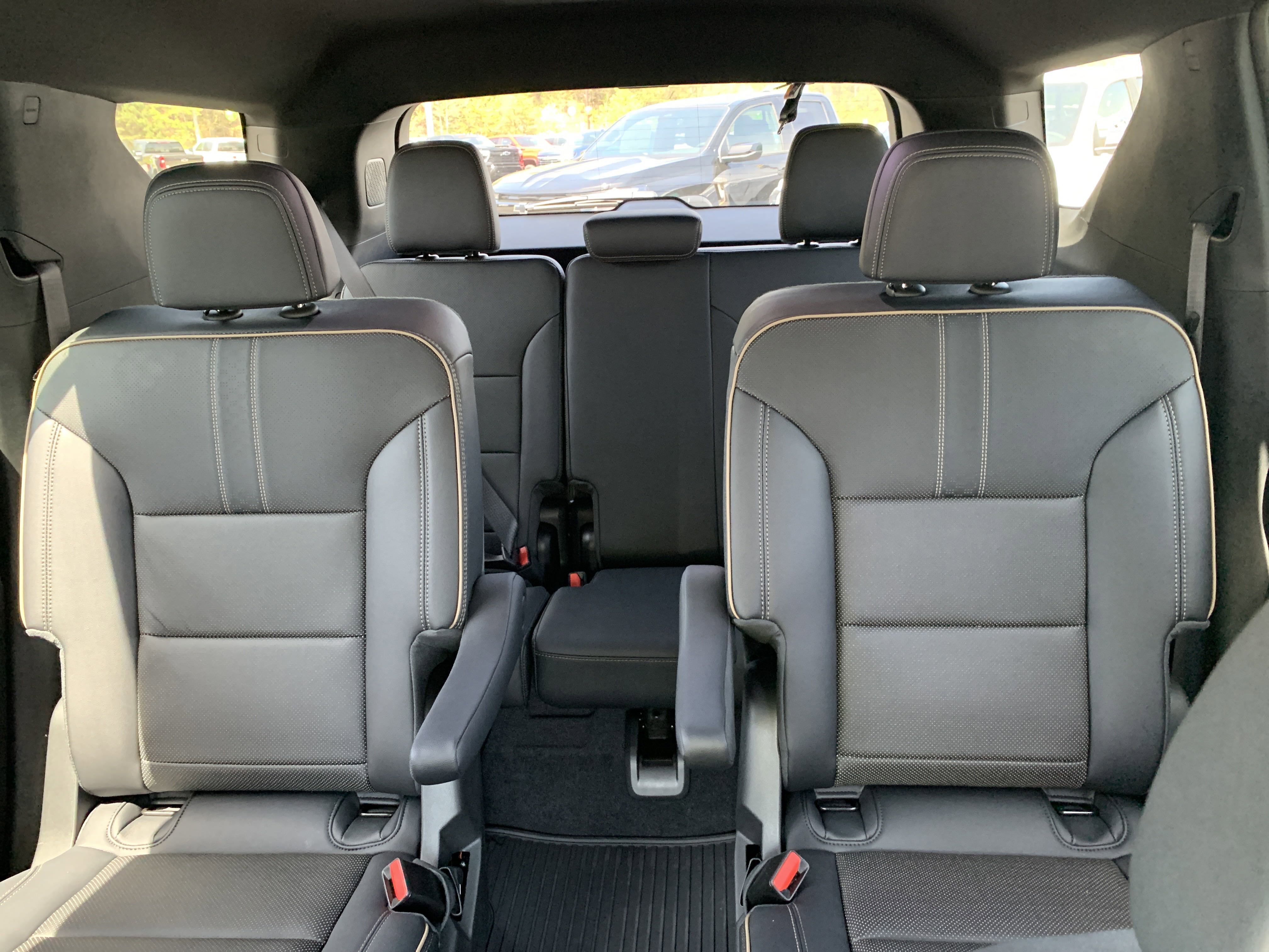 New 2025 Chevrolet Traverse High Country w/ LPO, Floor Liner Package image 19