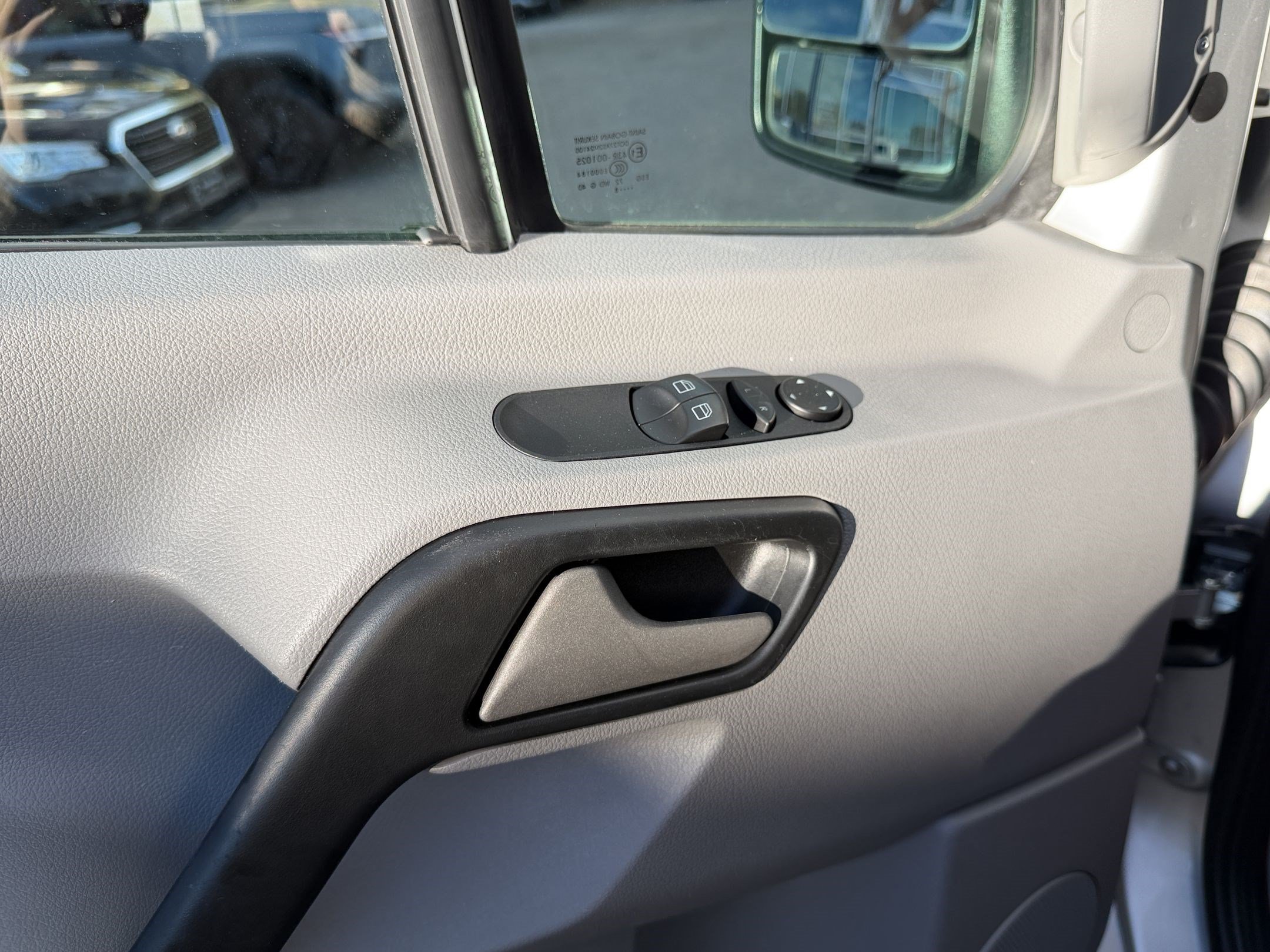 Used 2018 Mercedes-Benz Sprinter 3500 image 24