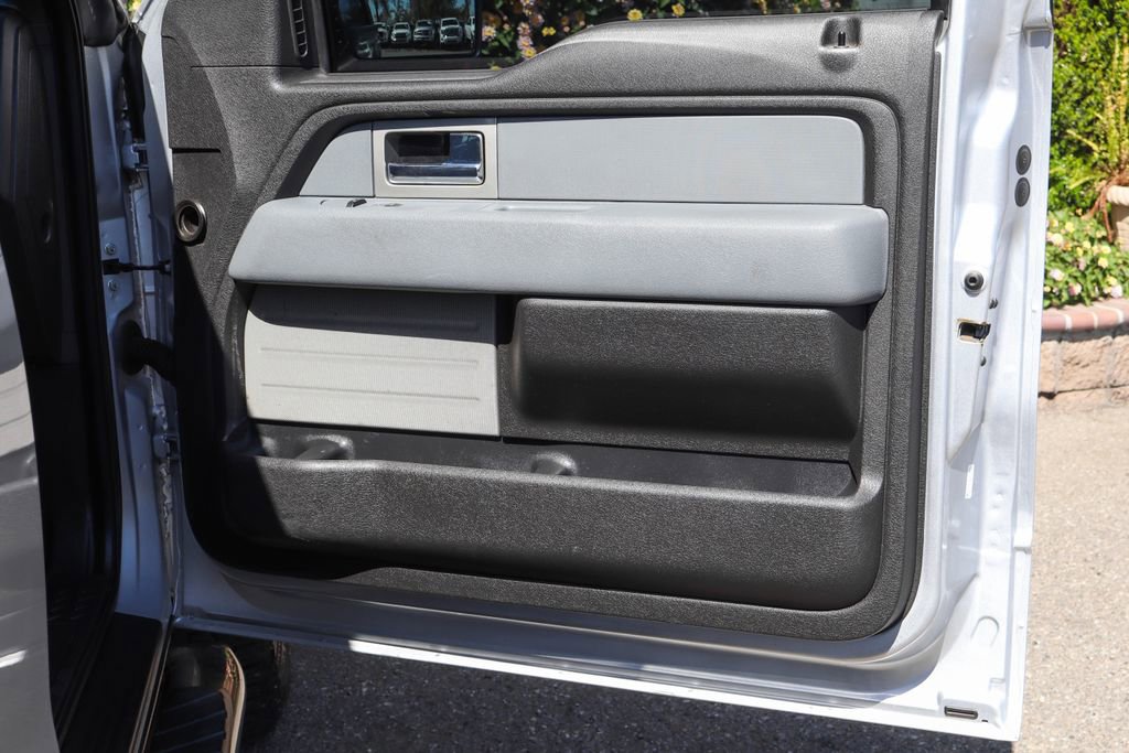 Used 2011 Ford F150 XLT w/ XLT Chrome Pkg image 39