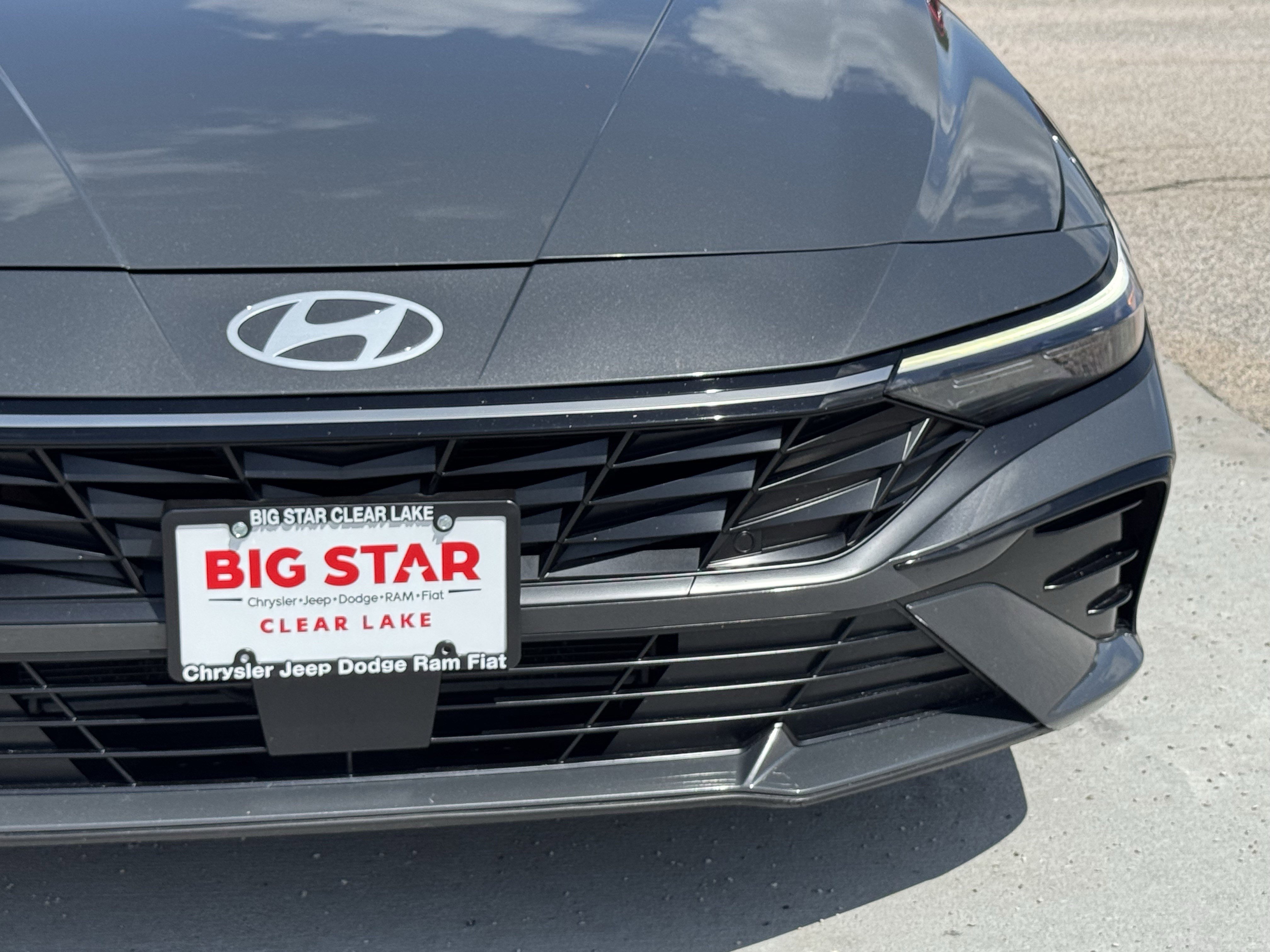 Used 2025 Hyundai Elantra SEL FWD image 5