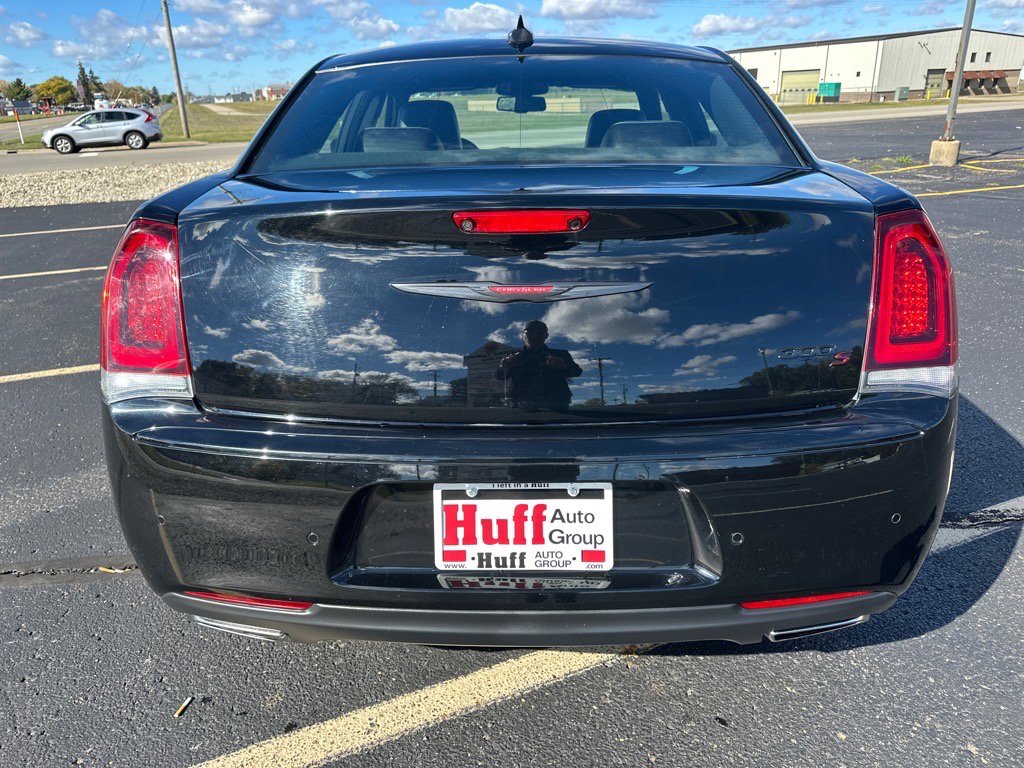 Used 2021 Chrysler 300 S image 7