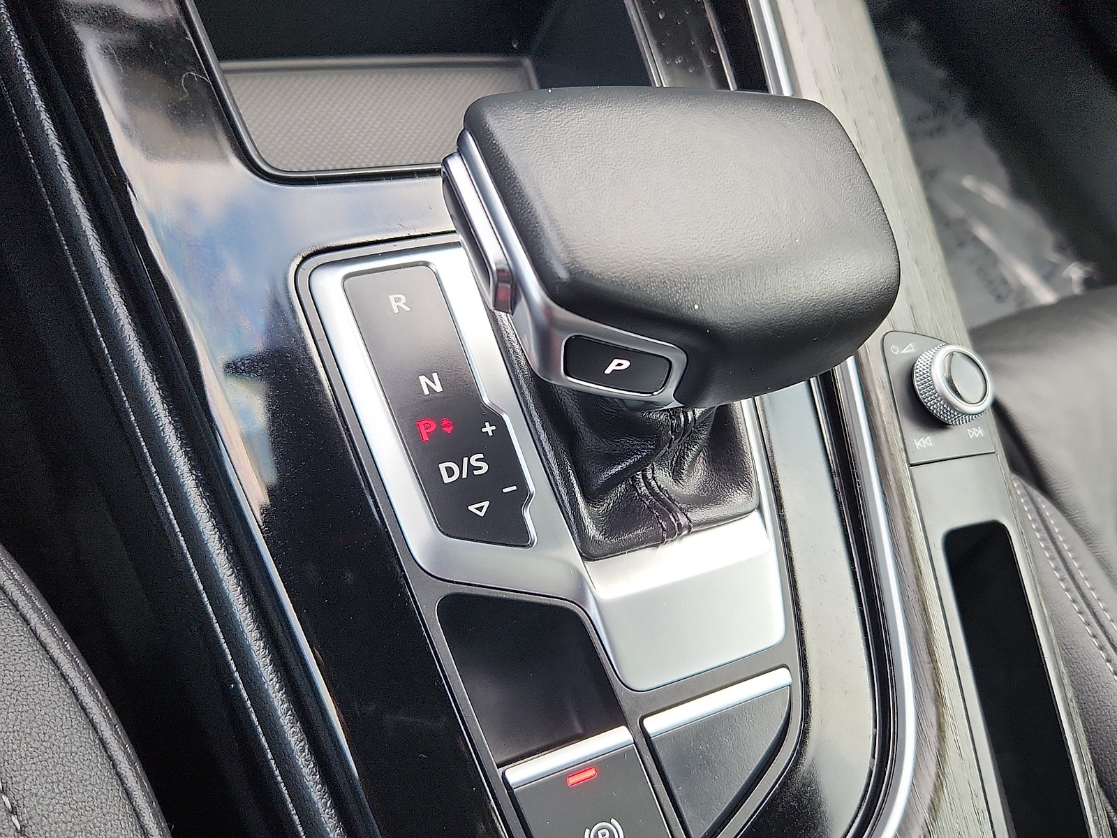 Used 2020 Audi A4 2.0T Premium AWD/4WD image 16