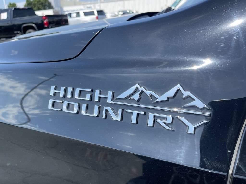 Used 2023 Chevrolet Suburban High Country w/ Max Trailering Package AWD/4WD image 3