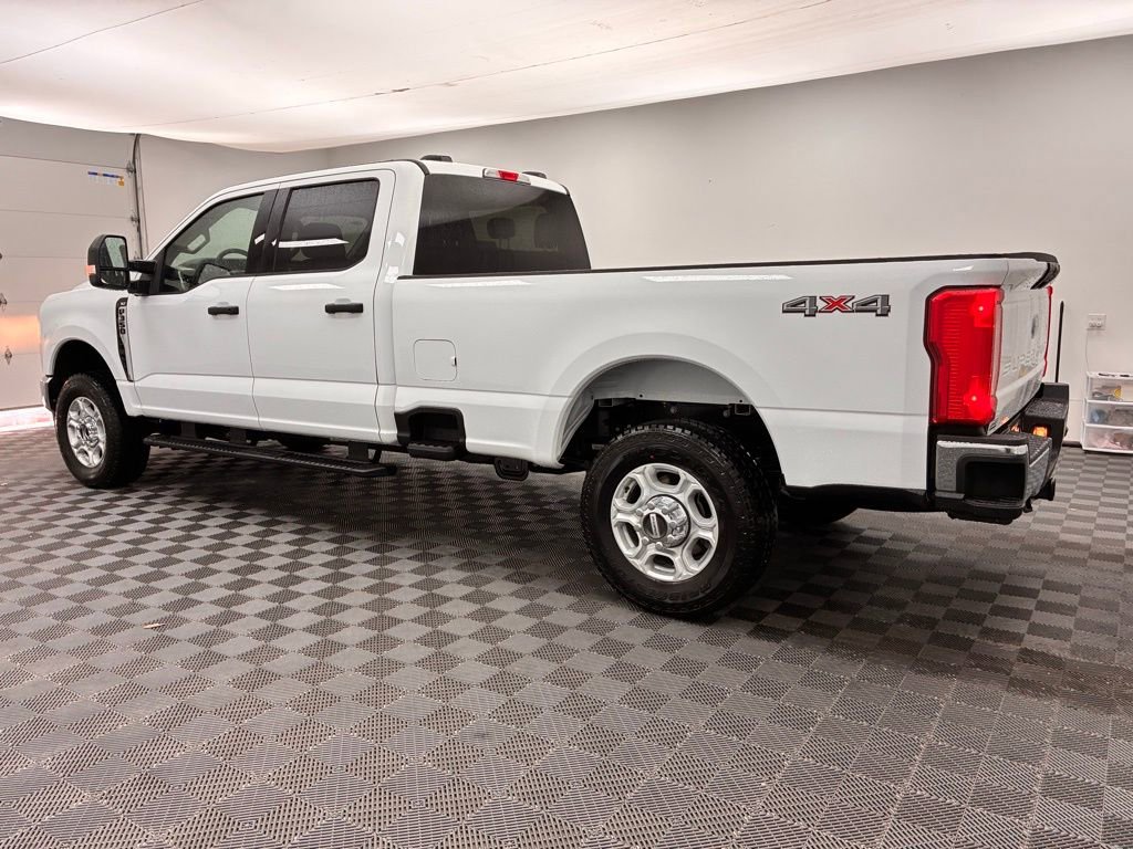 New 2026 Ford F350 XLT image 10